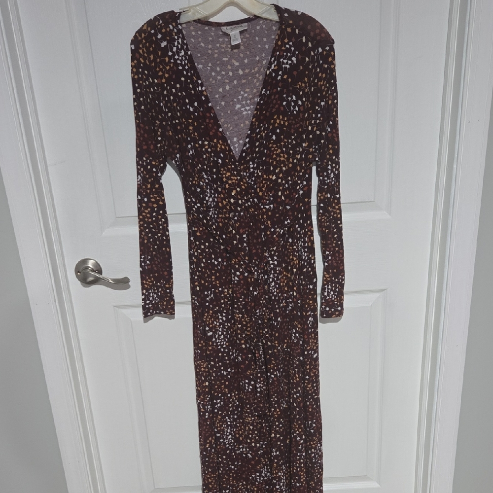 Motherhood Brownish/purple and White Long Sleeve Maxi Stress Size M